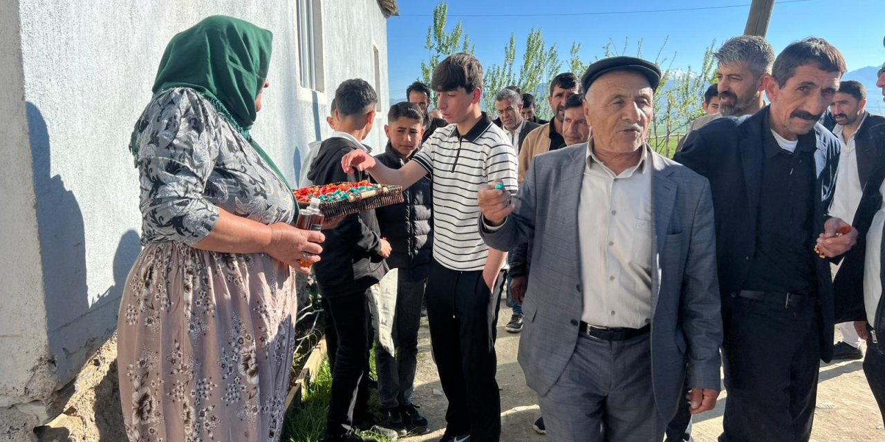 Köyde asırlık bayram geleneği yaşatılıyor