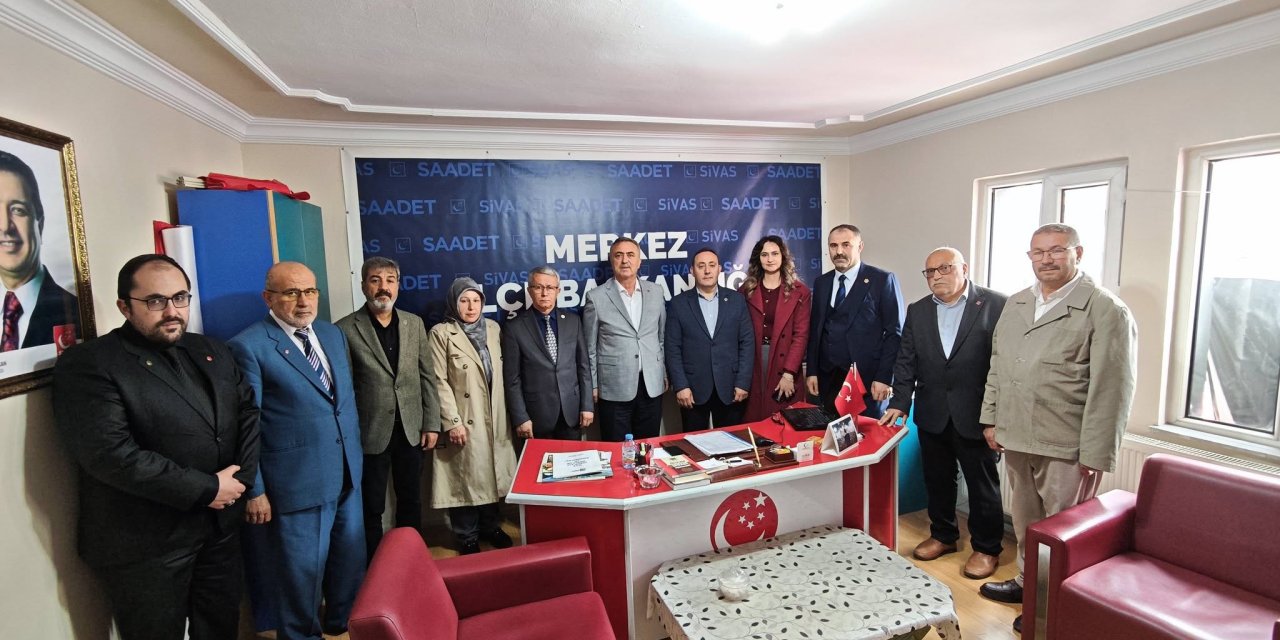 Sivas'ta siyasiler partiler arasında bayramlaşma