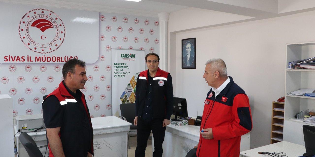 Sivas Tarım ve Orman İl Müdürü İnan, personelle bayramlaştı