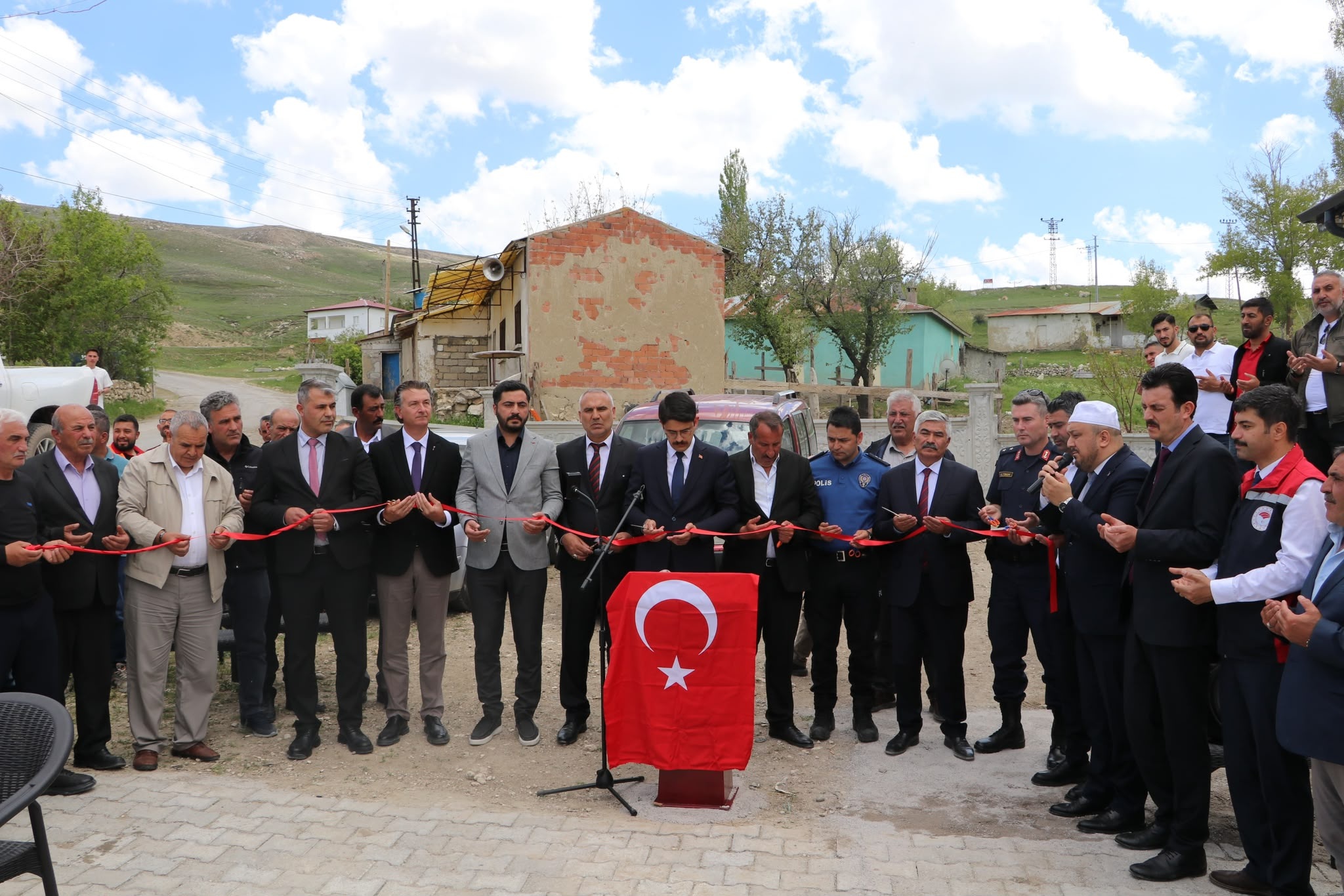 Ulaş’ta köy konağı sevinci yaşandı