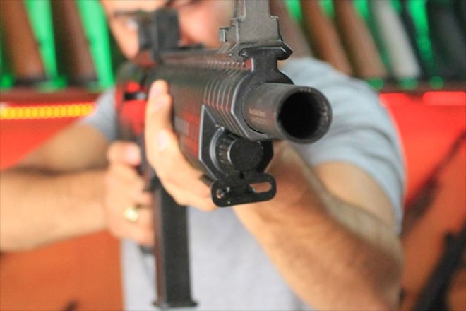 SAVAŞ SİLAHLARINA BENZEYEN AV TÜFEKLERİNE YASAK GELDİ
