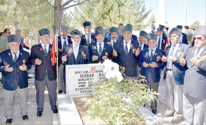 GAZİLER GÜNÜ´NDE ŞEHİTLER UNUTULMADI