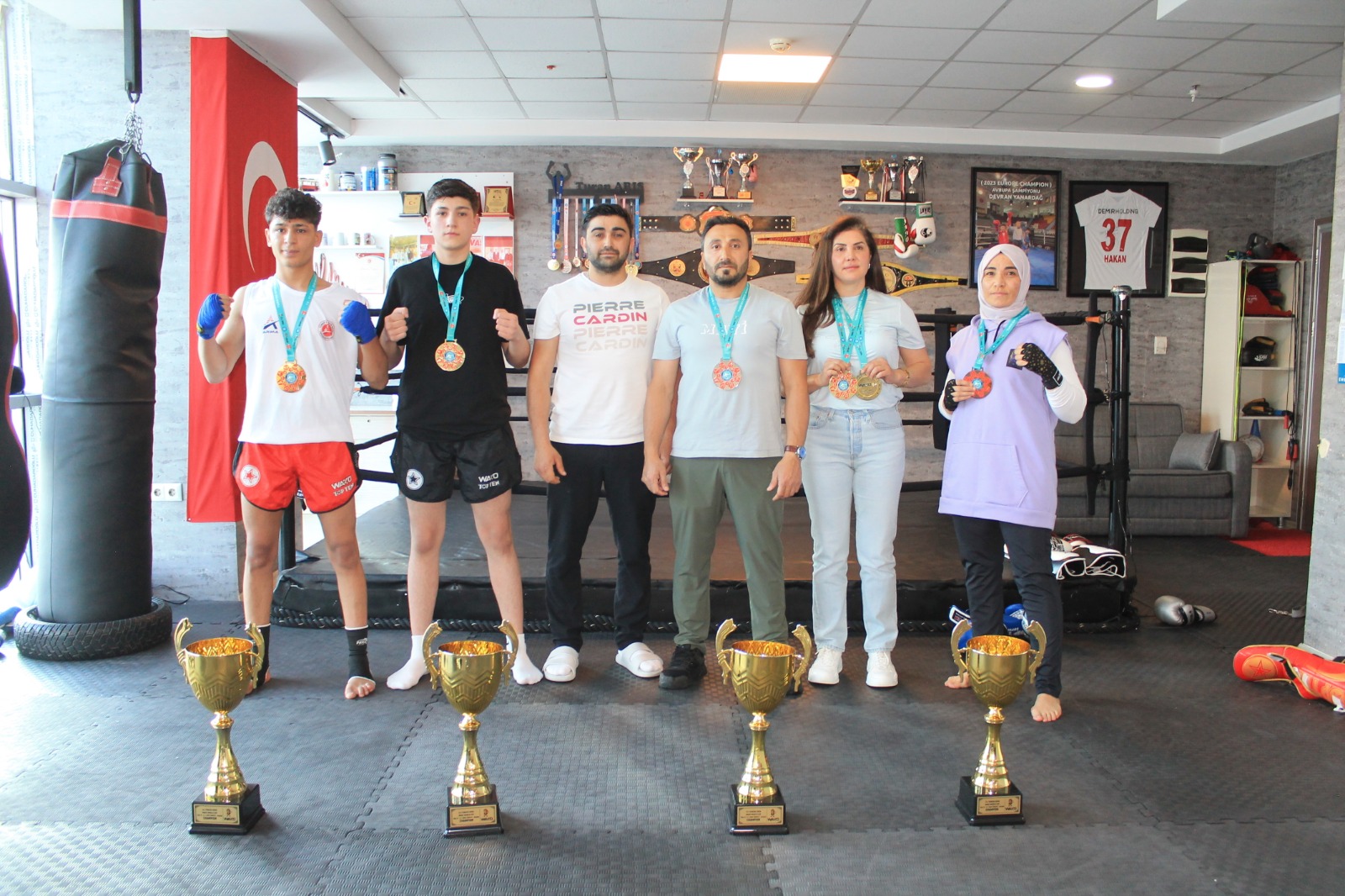 Sivaslı sporcular dünya arenasında gurur yaşattı