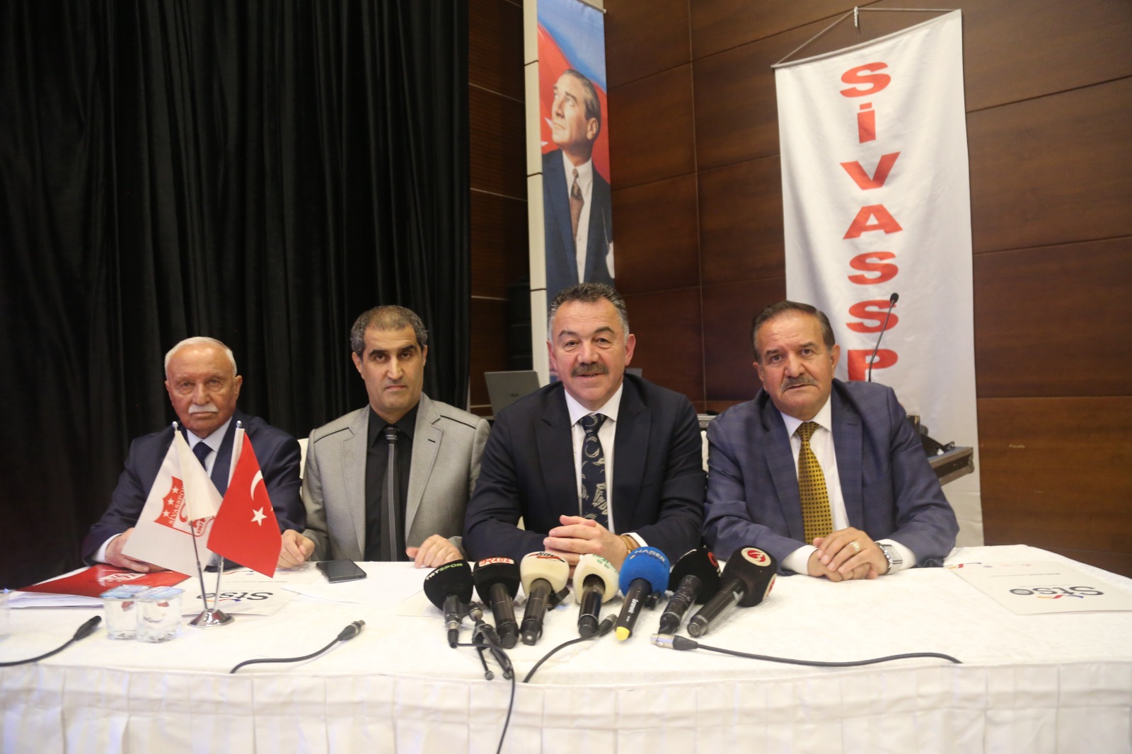 Sivasspor'da sular durulmuyor