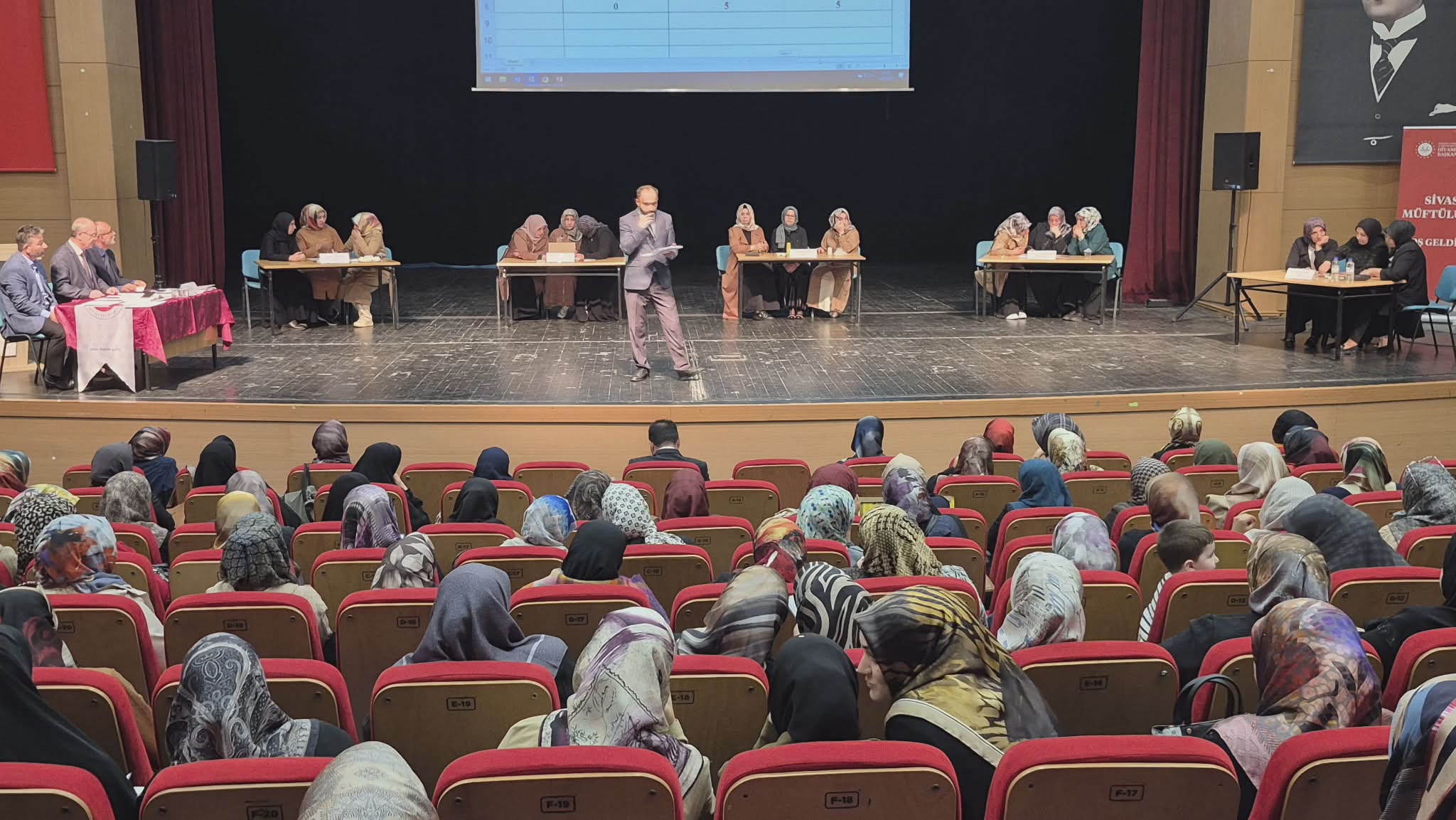 Kur’an kursları bilgide yarıştı