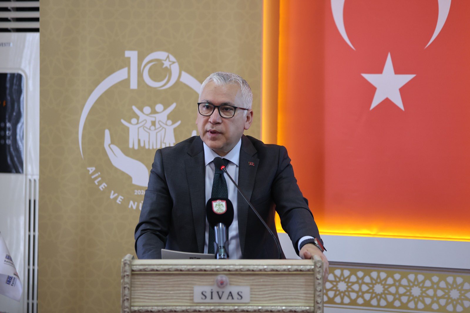 Vali Şimşek: Aile en güçlü koruyucu kalkandır