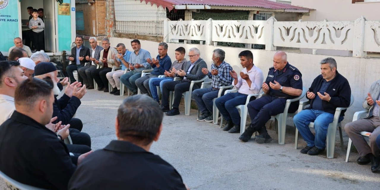 Vali Şimşek acılı aileyi yalnız bırakmadı