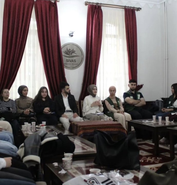 Sivas'ta gençler bağımlılığı konuştu