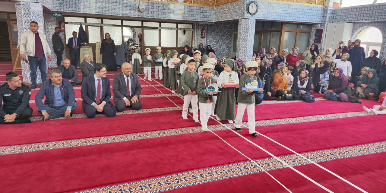 "Kur'an-ı Kerim'i Okumaya Geçiş" programı düzenlendi