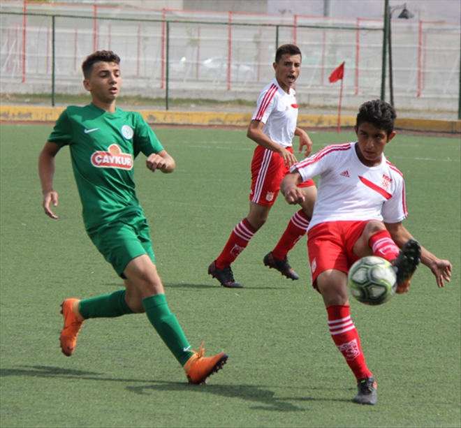 İKİ SİVAS BİR MALATYA