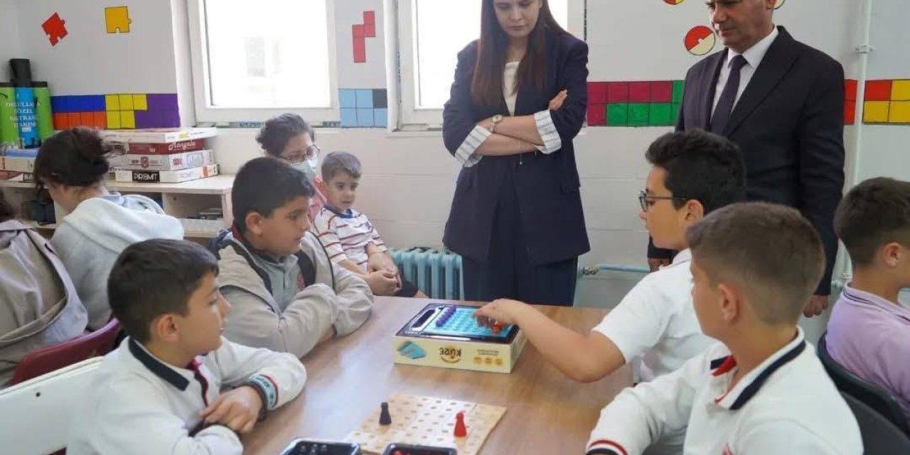 Sivas'ta öğrenciler zekalarını yarıştırdı