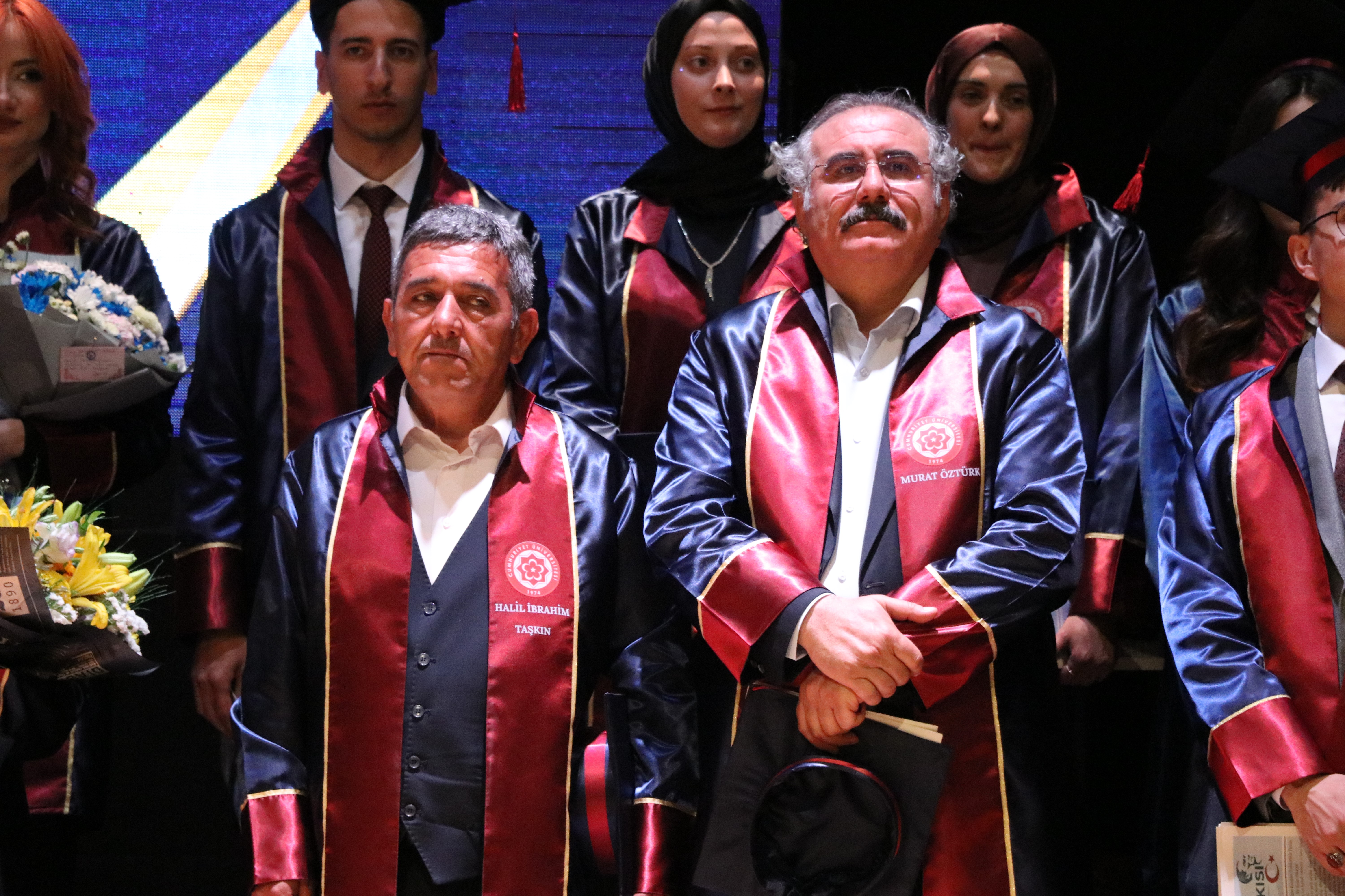 Sivas’ta 50’lik mezunlar mezuniyet törenine damga vurdu