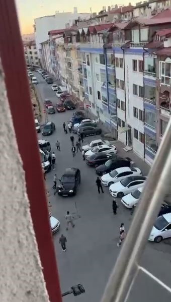 Sivas'ta dehşet anları: Bıçaklandı, ardından araçl