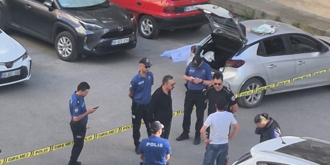 Sivas'ta 21 yaşındaki genç 7'nci kattan atladı