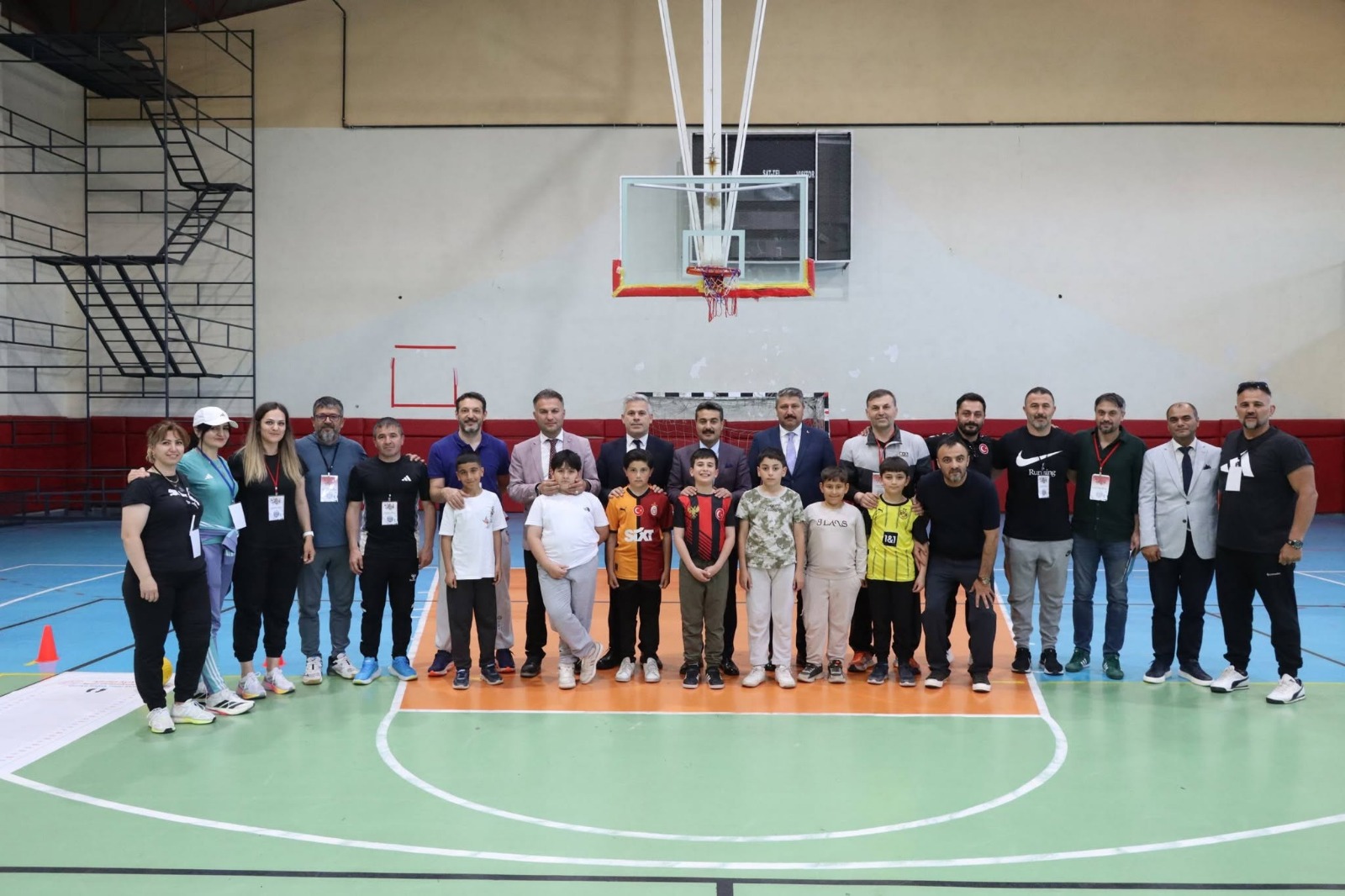 Sivas’ta geleceğin sporcuları parkurda ter döktü