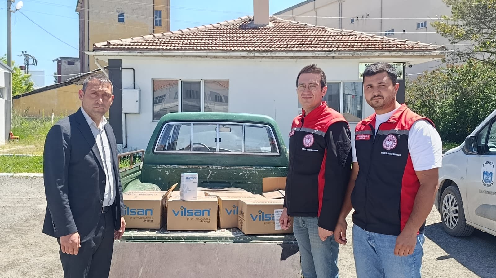Kene ve haşerelere karşı ilaçlama yapıldı