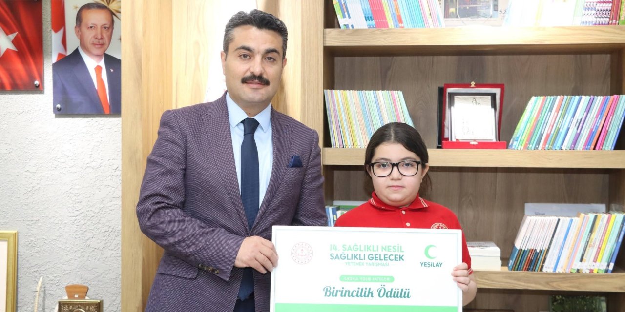 Sivaslı Sümeyye'den gururlandıran başarı
