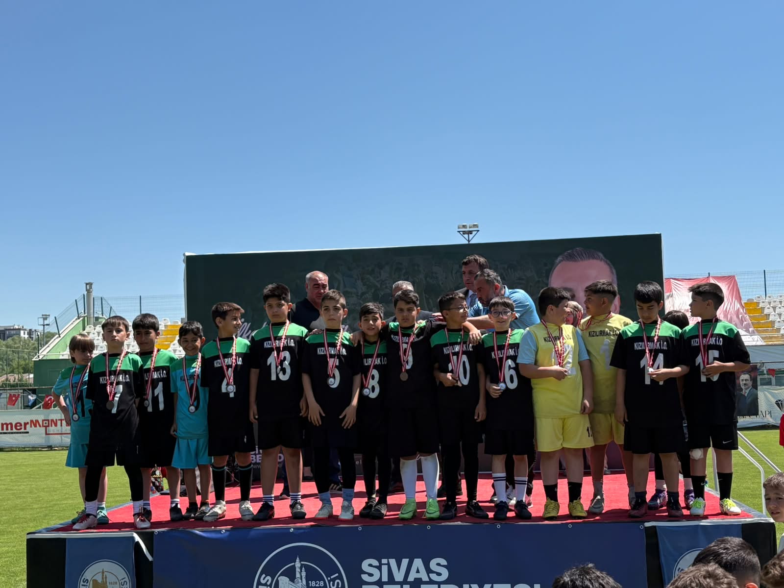 Kızılırmak İlkokulu futbol takımından büyük başarı