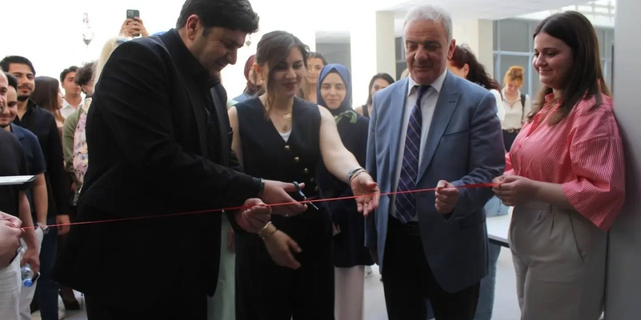 Sivas'ta öğrencilerin sergisi ilgi gördü