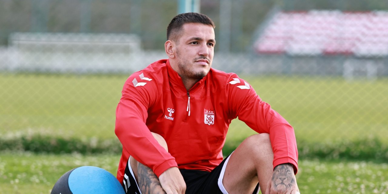 Manaj, Sivasspor'dan ayrılıyor