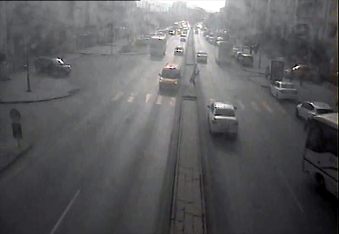 Trafik kazaları mobese kameralarına yansıdı