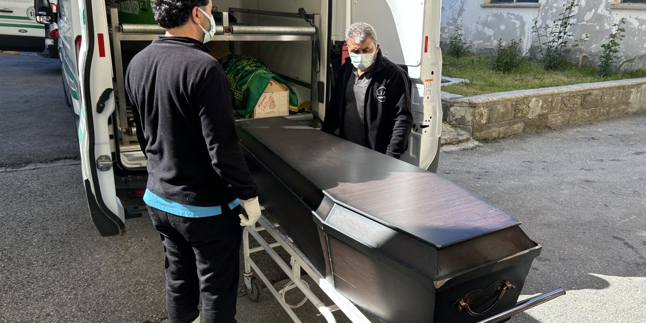 Sivas'ta üç çocuk babası keneden öldü