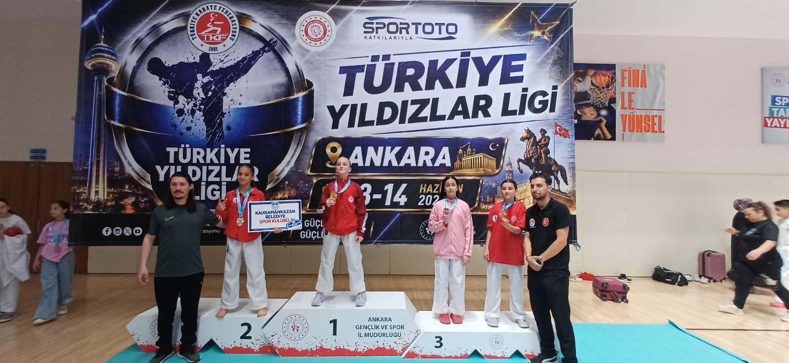 Sivas’a karatede 3 bronz madalya
