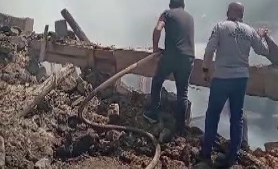 Sivas’ta tüp patladı, ev alevlere teslim oldu