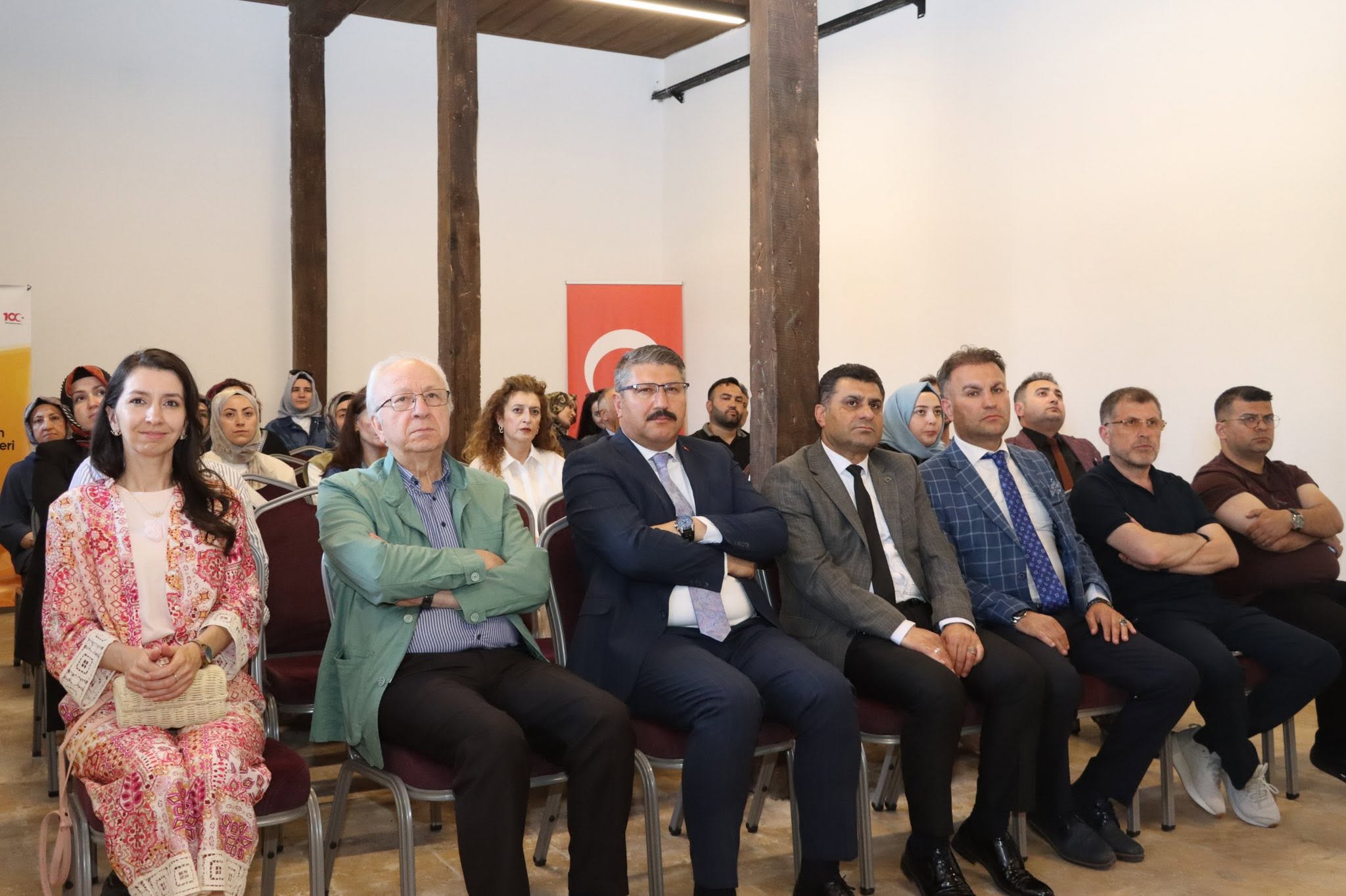 Sivas’ta öğretmenler Kayalıpınar kazısını dinledi