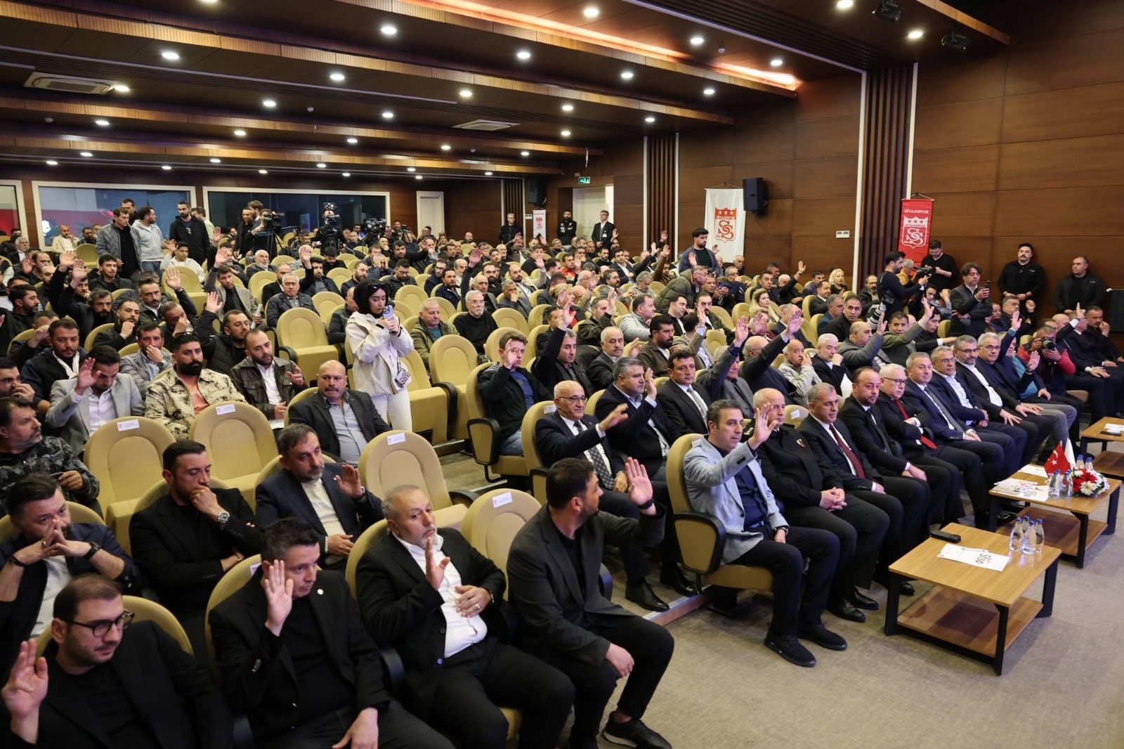 Sivasspor'da 370 milyonluk bilmece