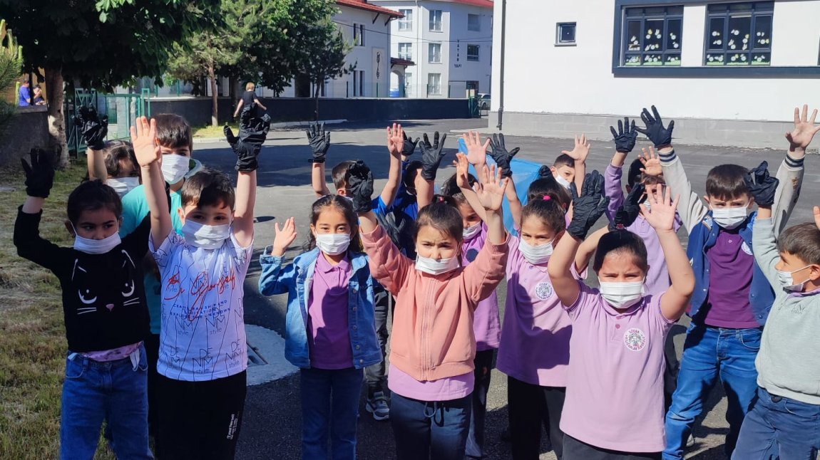 Sivaslı Minikler Çevre İçin El Ele Verdi