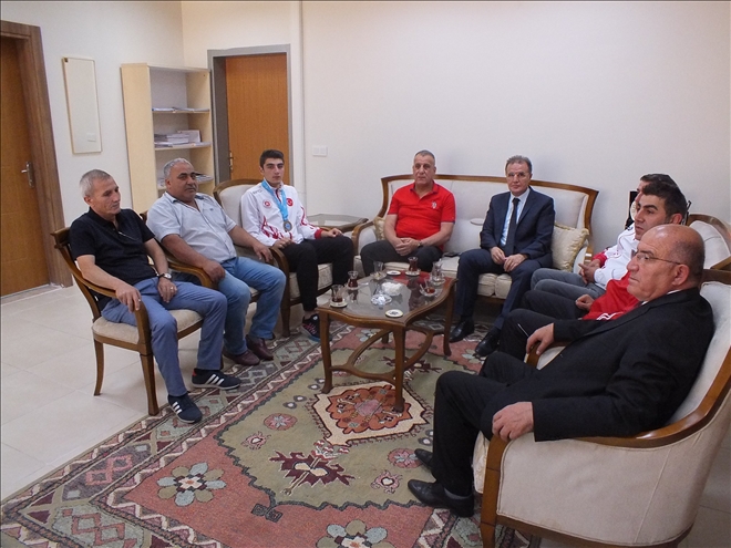 ?TALHA GÖĞSÜMÜZÜ KABARTI?