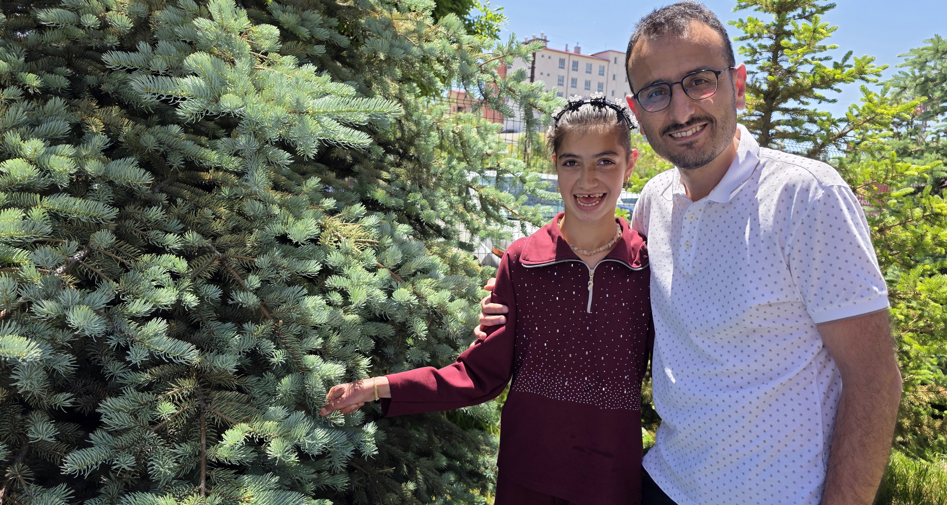Sivas'ta 11 yıllık eğitim yolculuğu ,gözyaşlarıyla uğurlandı