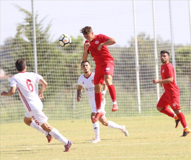 PAF TAKIM ANTALYA´YI 2 GOLLE DEVİRDİ