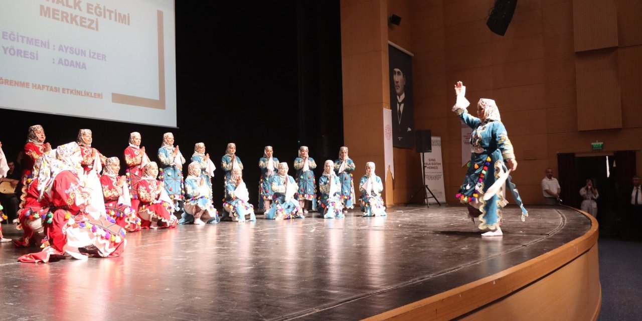 Sivas’ta yöresel ezgiler ve halk oyunları buluştu