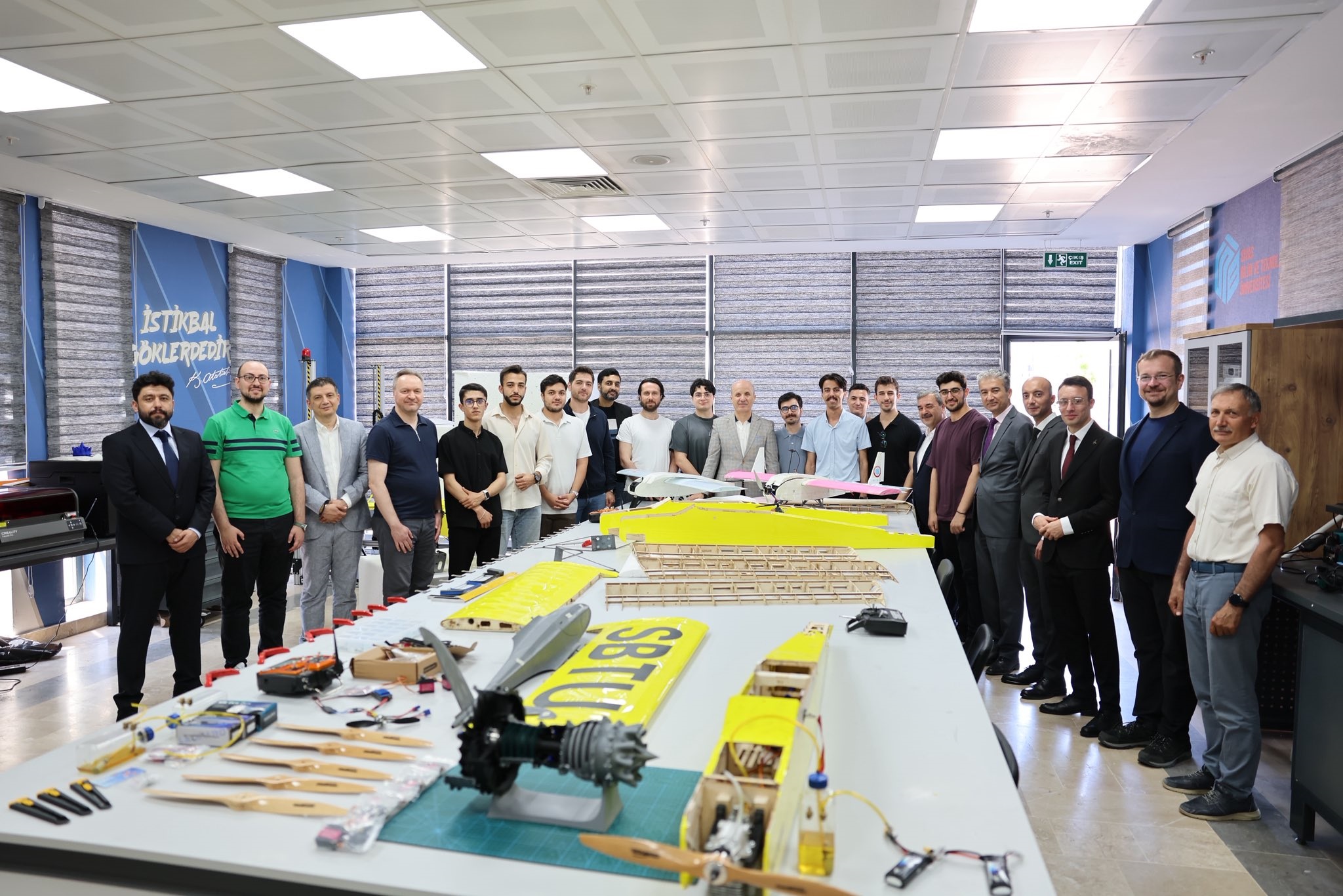 SBTÜ’de dünya birincisi öğrencilerle buluşma