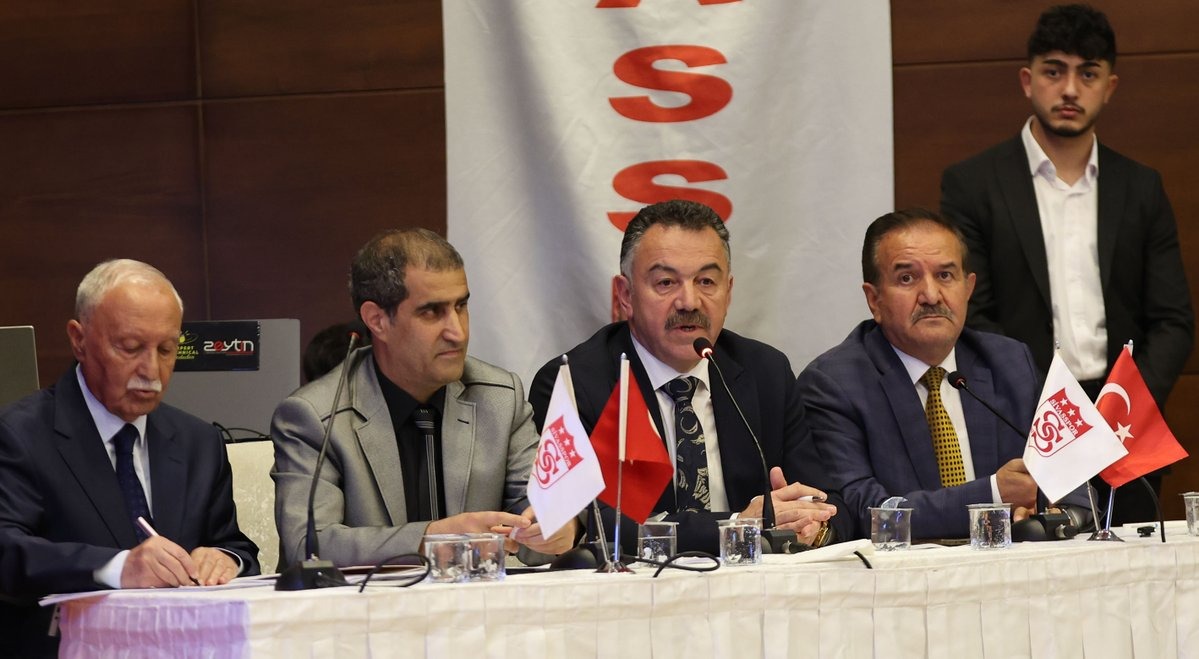 Sivasspor’da yönetim belirsizliği sürüyor, işte bir ayda yaşananlar