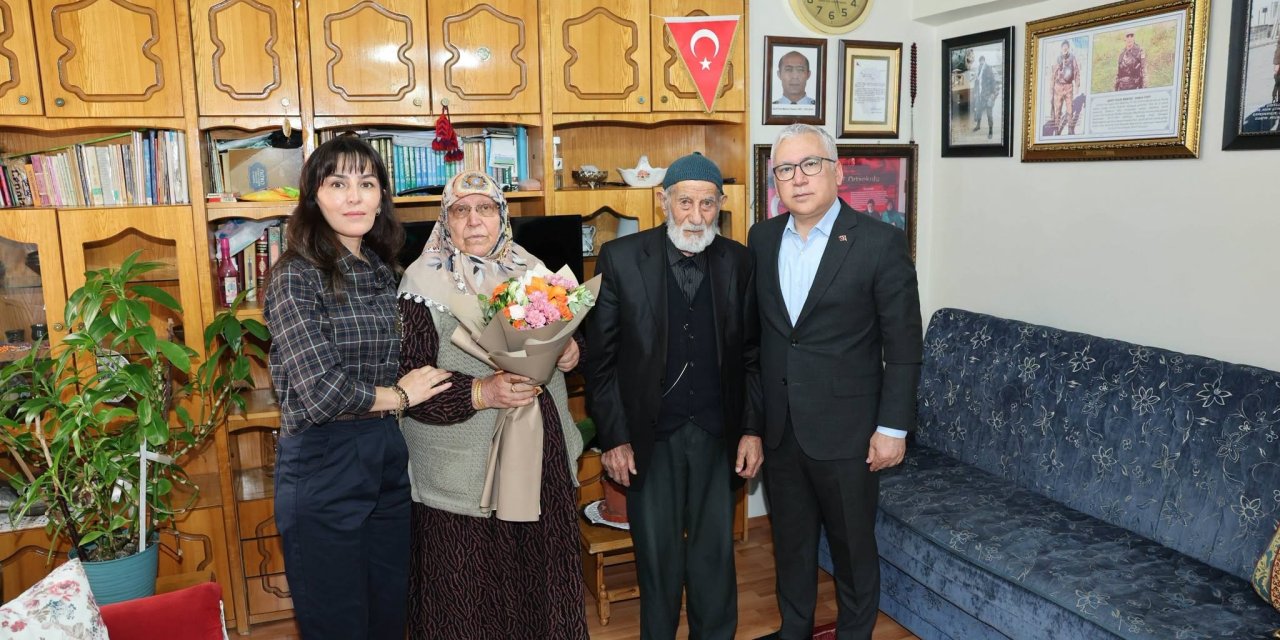 Vali Şimşek şehit babasının Babalar Günü’nü kutladı