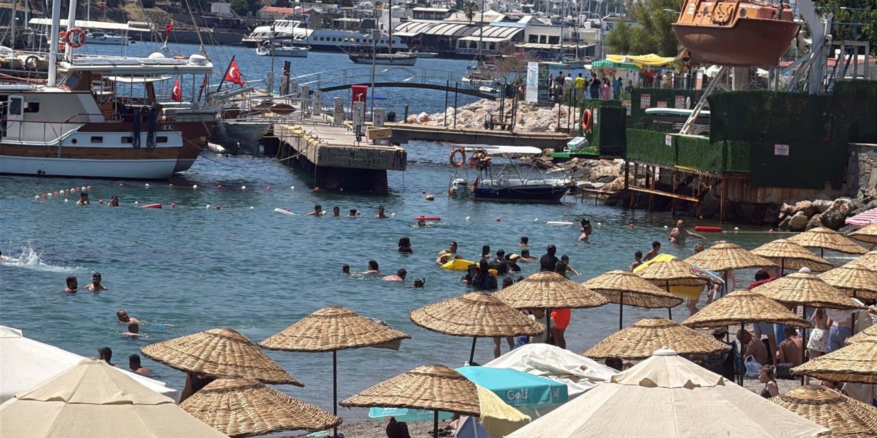 Bodrum'da sahiller doldu