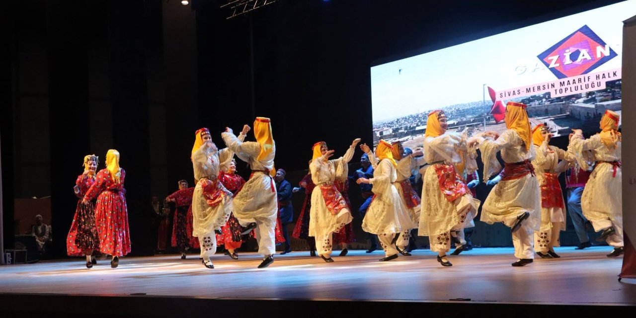 Sivas'ta kültürel miras halk danslarıyla sahneye taşındı