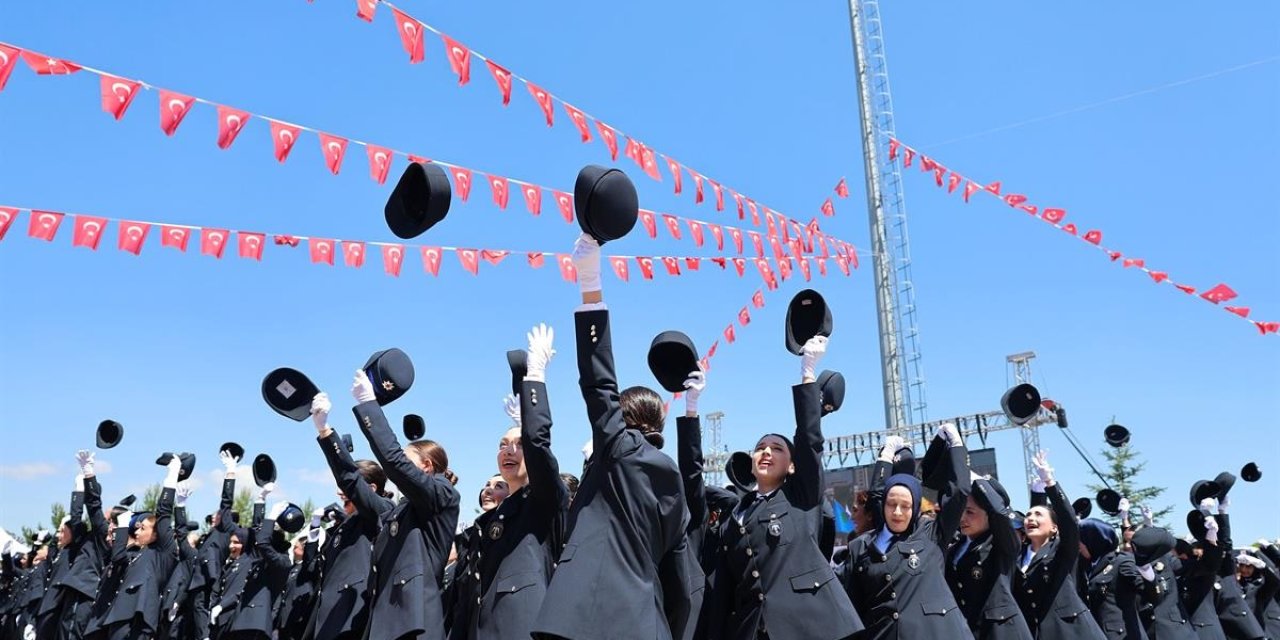 Sivas'ta 248 polis adayı mezun oldu