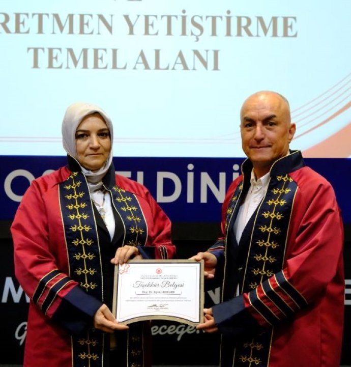 SCÜ'de akademik başarıya ödül
