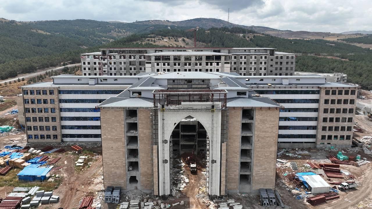 Sivas'a Dev Sağlık Yatırımı: Hakan Aksu'dan Teşekkür Açıklaması