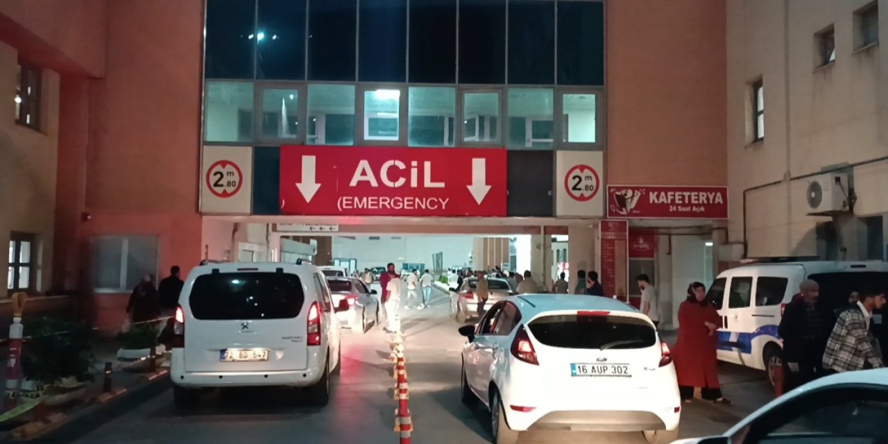 Evinin önünde beklerken başından vuruldu