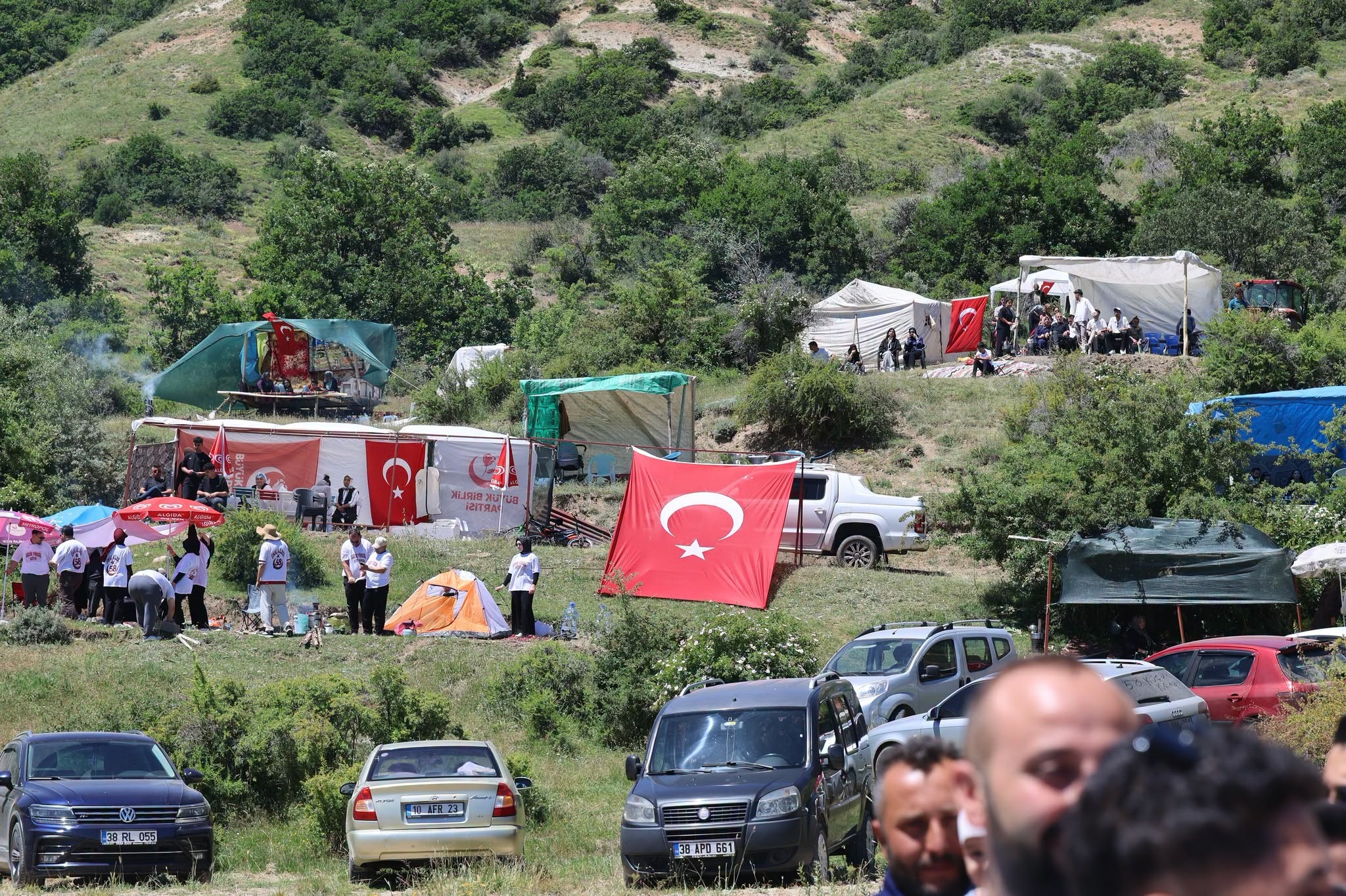 Sivas'ta 11. Geleneksel Kuşburnu Şenliği coşkusu