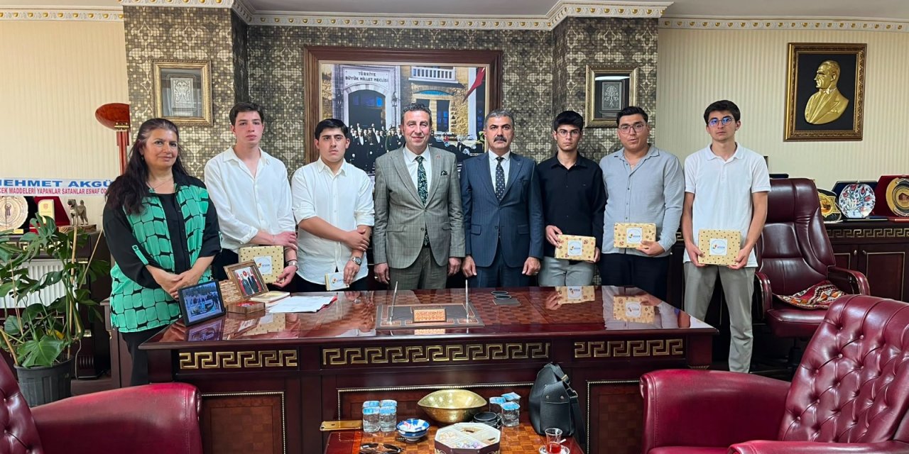 Sivas’ta başarılı meslek lisesi öğrencileri ödüllendirildi