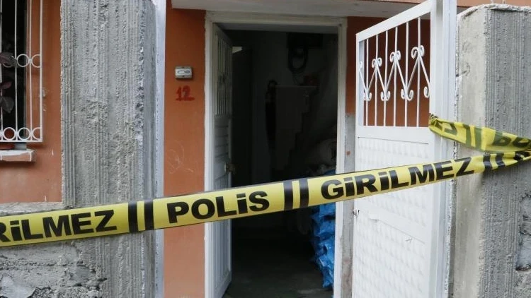 16 yaşındaki kız annesini bıçaklayarak öldürdü