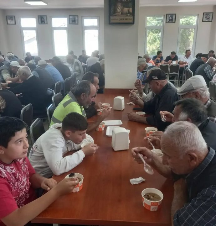Ulaş'ta Vatandaşlara Aşure İkramı