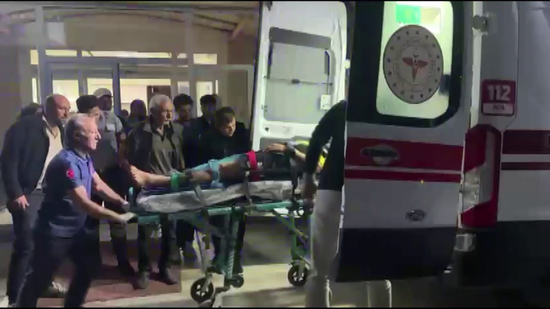 Sivas’ta otomobil traktöre saplandı:4 yaralı
