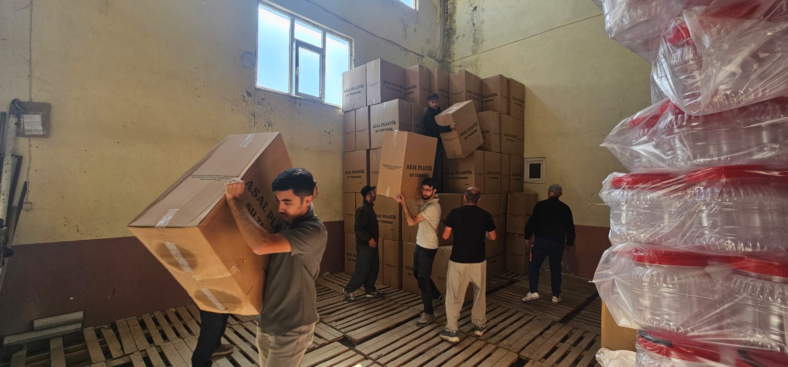 Sivas İHH, 1040 koruma kabını Suriye’ye gönderdi